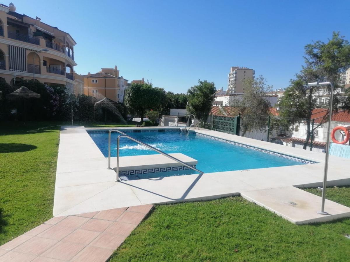 Апартаменты Apartamento En La Playa Con Piscina Бенальмадена Экстерьер фото
